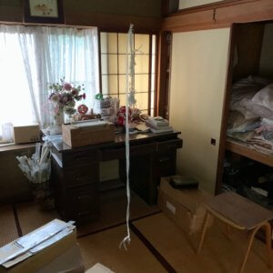富山市遺品整理、作業前の和室の写真